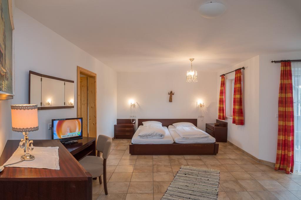 Landhaus Charlotte Am Geigenbuehel -Apartments Зеефелд в Тирол Екстериор снимка