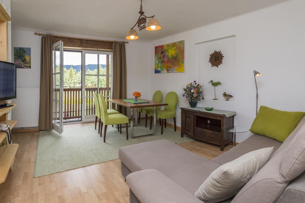 Landhaus Charlotte Am Geigenbuehel -Apartments Зеефелд в Тирол Екстериор снимка